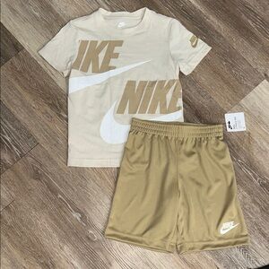 Nike Kids' Tan and Cream Logo Set